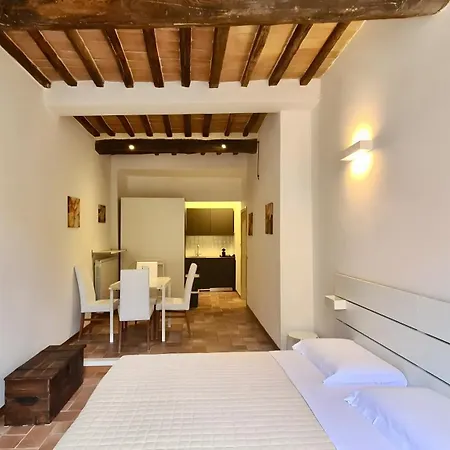 Fontebranda Nest アパート